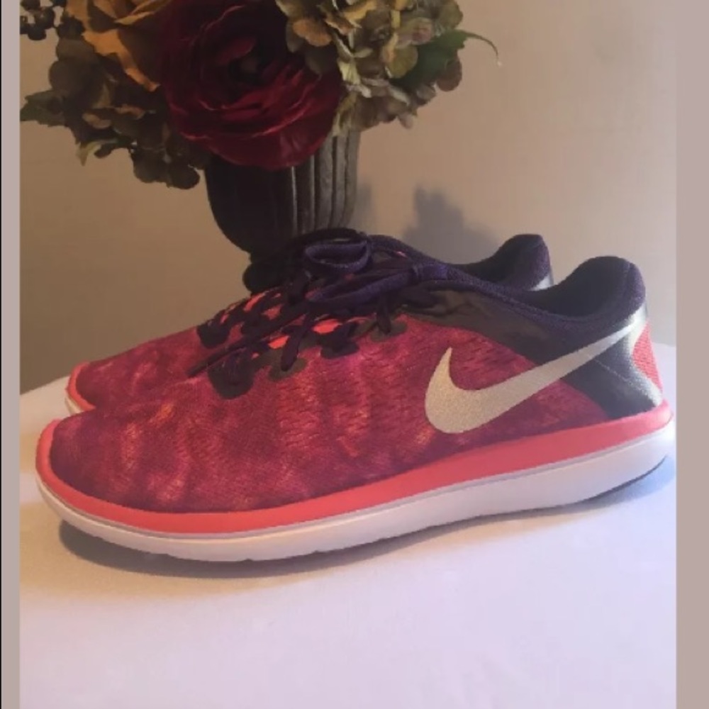 🆕 Nike Youth Flex Running Shoe Size 7Y